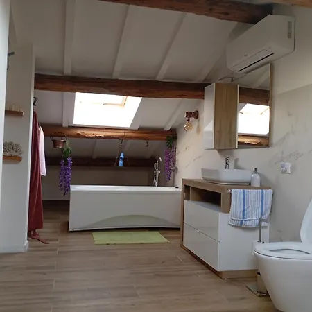 La Coccola In Mansarda B&B *
